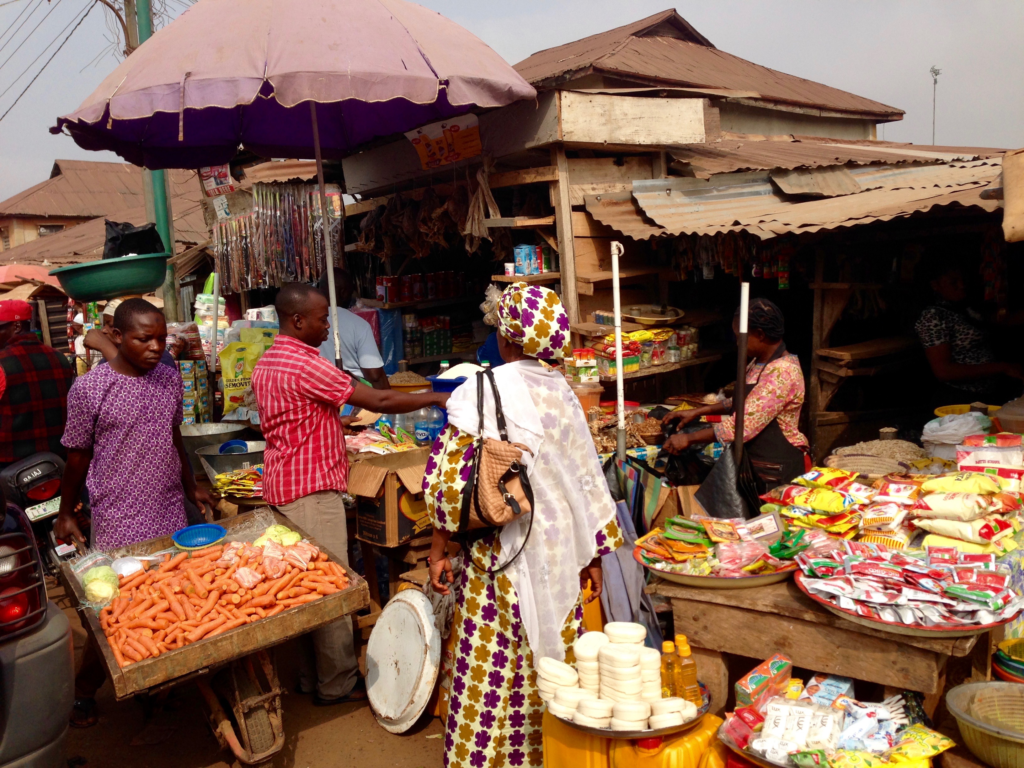 Hawking carrots, Atakumosa Market, Ilesa, Osun, Nigeria. #JujuFilms