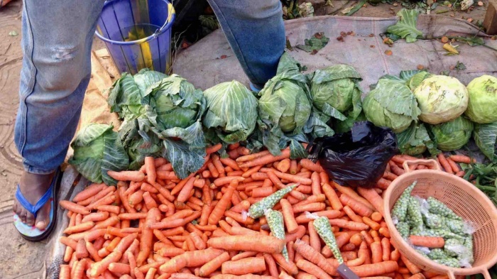 Carrots and cabbage, Dutse Market, Dutse, Nigeria. #JujuFilms